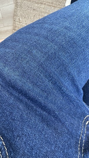 Paçası Kesik Lacivert Boyfit Jean