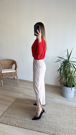 Büzgülü Kırmızı Bluz 