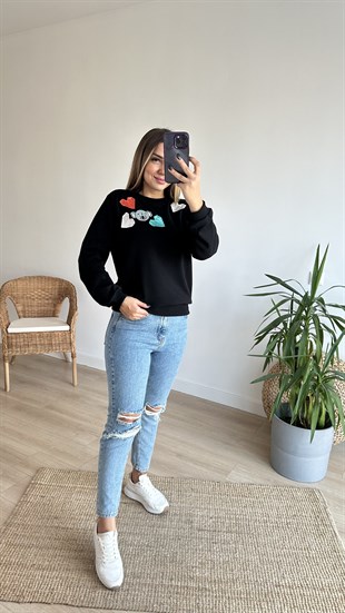 Kalp İşlemeli Siyah Sweatshirt