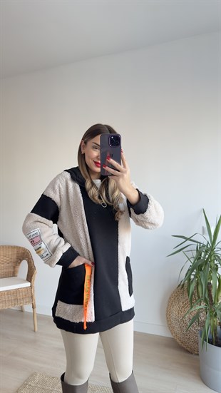Peluş Detaylı Kapüşonlu Siyah  Sweatshirt