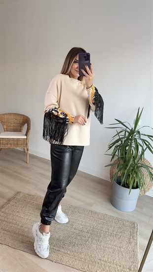 Kolları Püskül Detaylı Bej Sweat