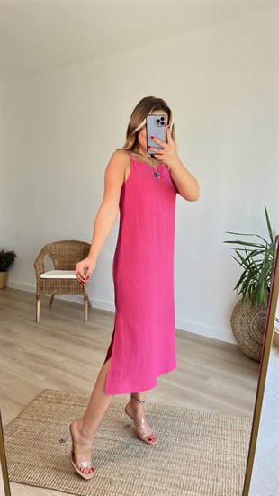 Yandan Yırtmaçlı Fuşya Askılı Elbise 