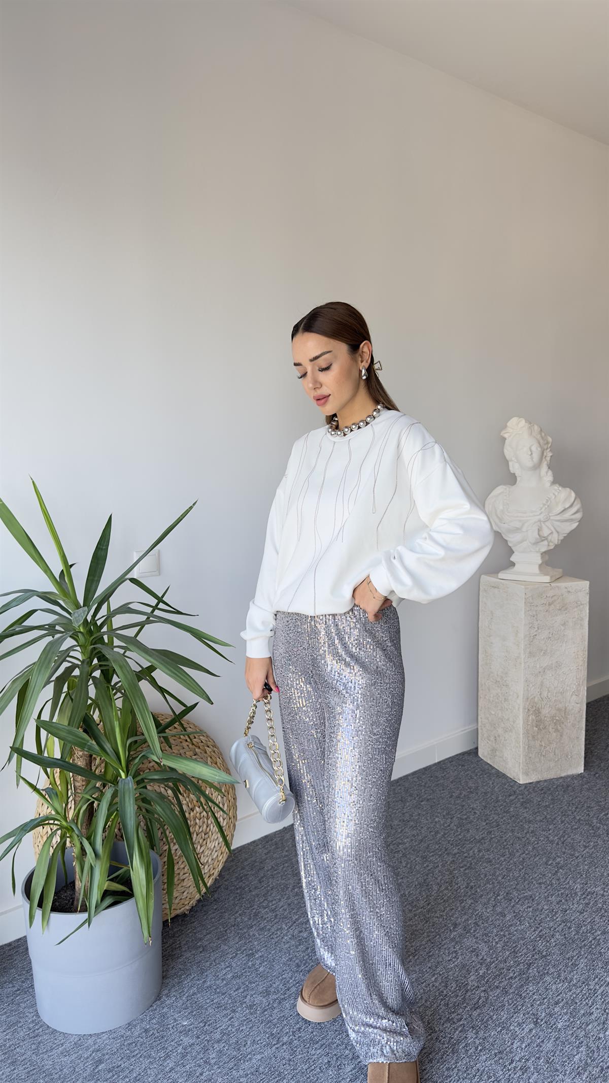 Ntwrk Model Zincir Detay Beyaz Sweat