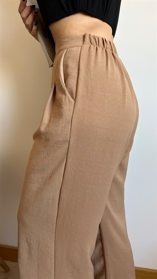 Pileli Beli Lastik Detaylı Camel Pantolon