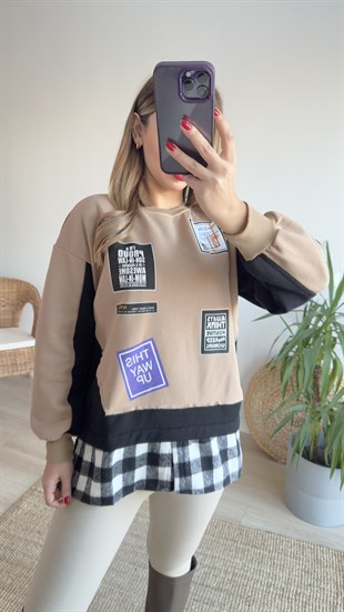 Etiket Detaylı Ekoseli Bej Sweat