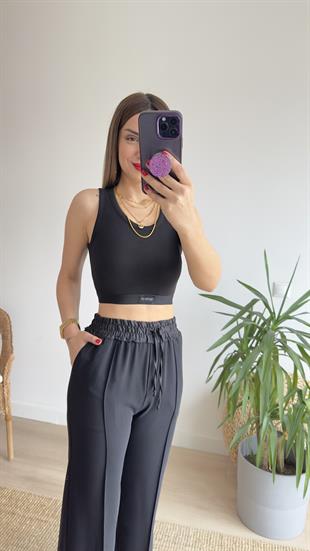 Tina Etiket Detay Siyah Atlet