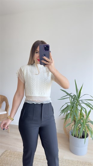 Zra Model Beyaz Fırfırlı Triko