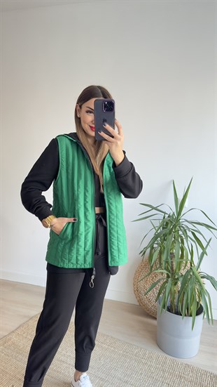 Penye Detaylı Yeşil Kapitone Ceket