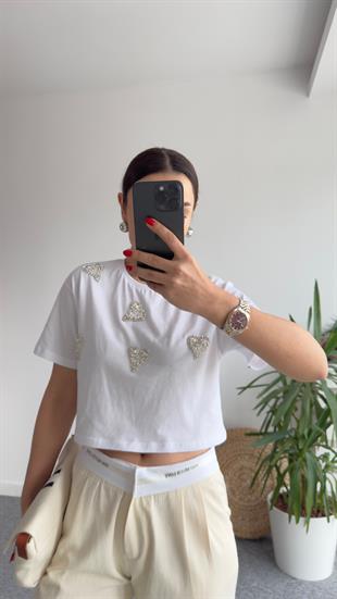 Taşlı Kalp İşlemeli Beyaz Tshirt