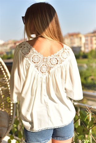 Yakası Dantel Bluz