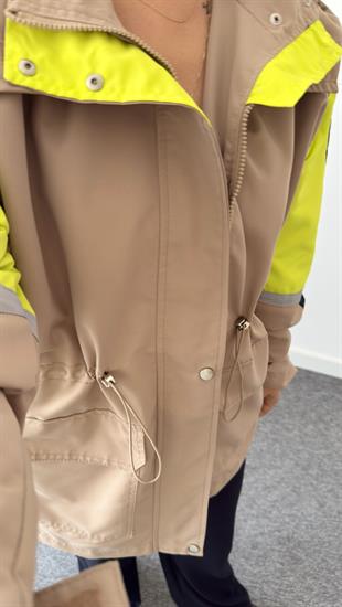 Kanye Renk Geçişli Kapüşonlu Bej Ceket