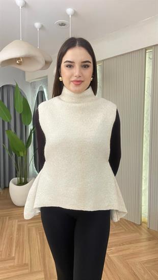 Bej Glomi Aksesuar Detaylı Süveter