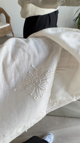 Kolları Nakış Detaylı Bej Kazak