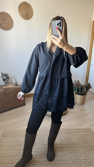 Fisto Detaylı Trençkot