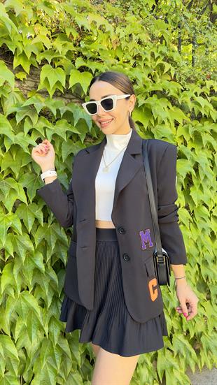 Harf İşlemeli Siyah Blazer Ceket