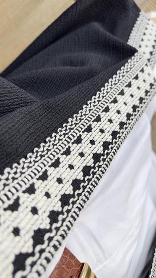 Mihra Şerit Detaylı Siyah Kimono