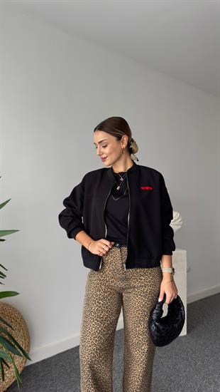Kalp Nakışlı Vatkalı Siyah Ceket
