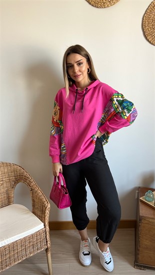 Renkli Baskı Detaylı Fuşya Tasarım Sweatshirt	