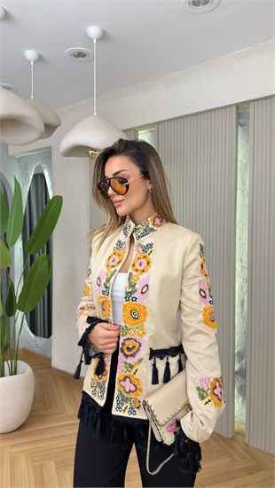 Fierse Nakış İşlemeli Püsküllü Tasarım Ceket