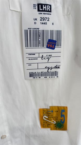 Etiket Detaylı Beyaz Basic Gömlek