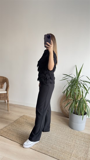 Püsküllü Siyah Bluz