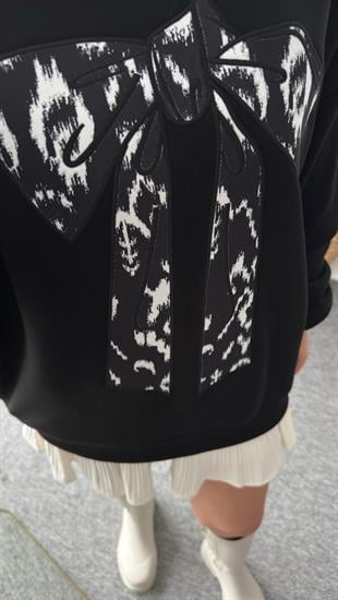 Siyah Anre Fiyonk Detaylı Sweatshirt
