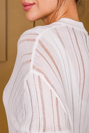 Beyaz V Yaka Asimetrik Transparan Triko Kazak