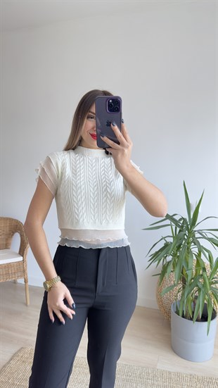 Zra Model Beyaz Fırfırlı Triko