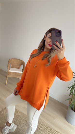 Yanları Yırtmaçlı Turuncu Basic Sweat