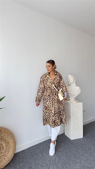 Etiket Detay Leopar Desenli Tasarım Trençkot