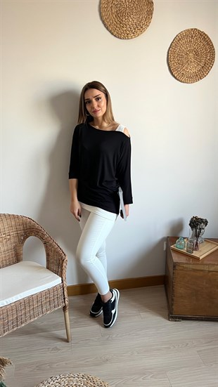 Omuz Detaylı Siyah Bluz 