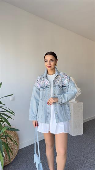 Omuzları Çiçek Aksesuarlı Jean Ceket