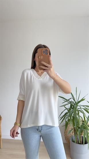 Ekru Yaka Ve Kol Desenli Bluz