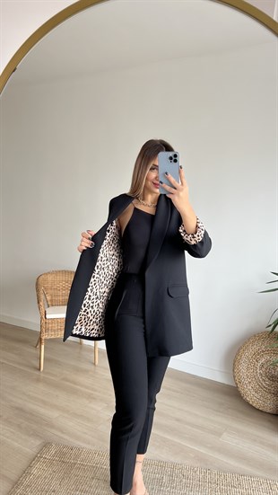 Leopar Astar Detaylı Siyah Ceket