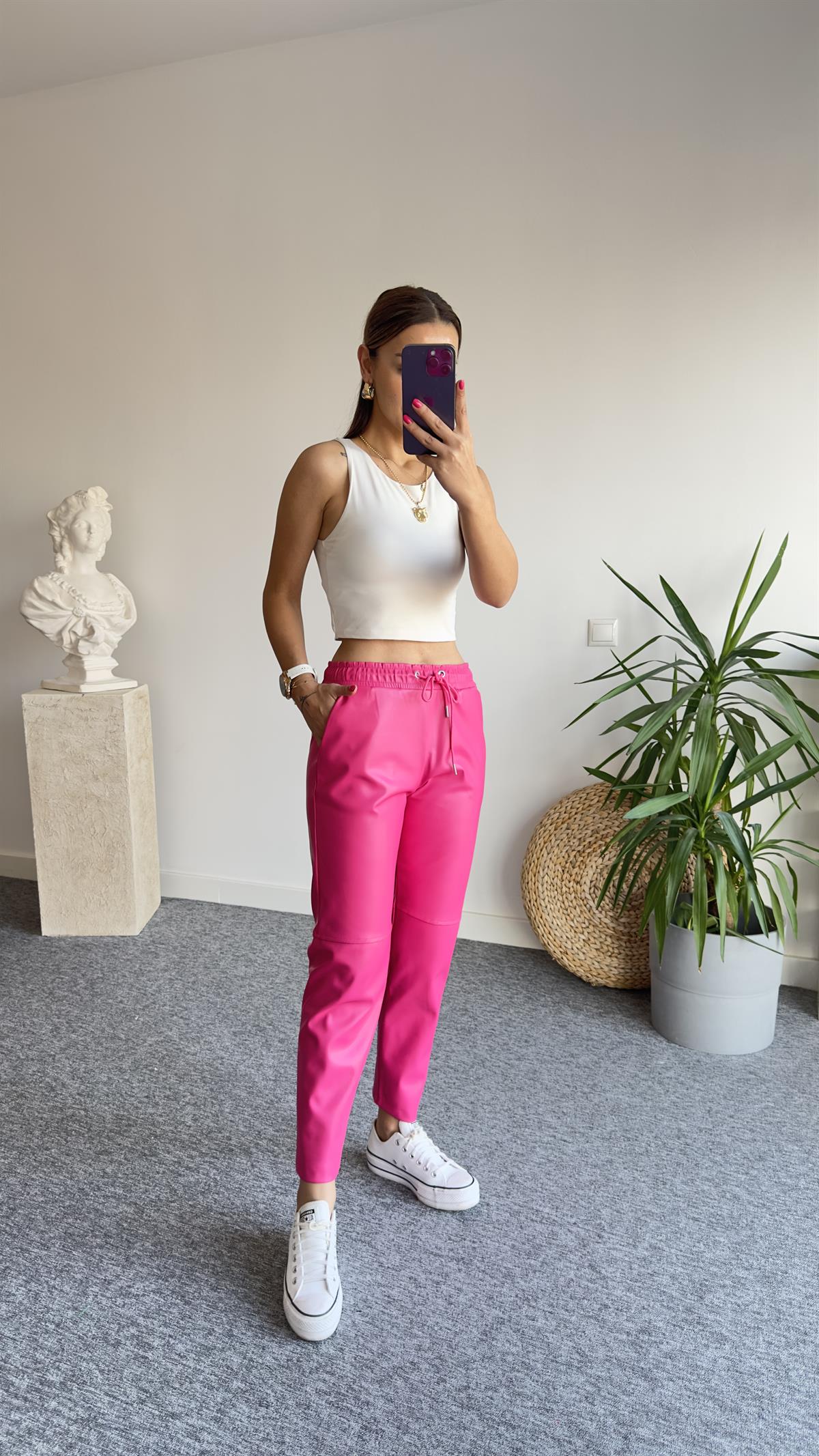Marka Model İthal Pembe Deri Pantolon