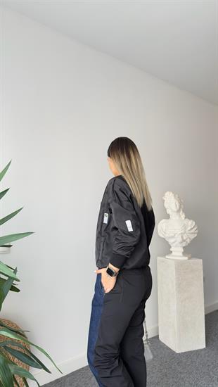 Siyah Pietra Paraşüt Garnili Sweat
