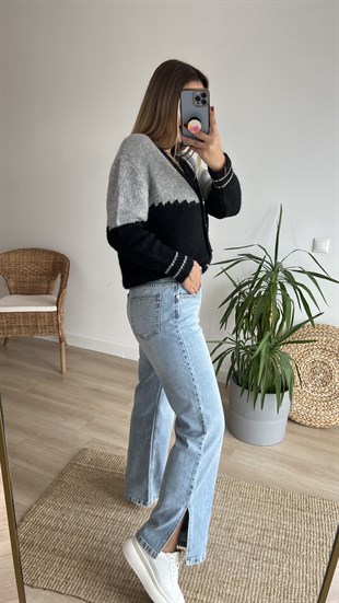 Paçası Yırtmaçlı Mavi Jean