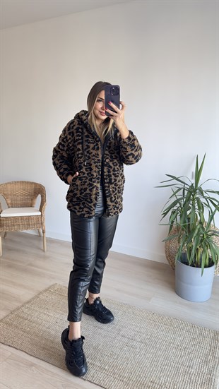 Leopar Desenli Astarlı Peluş Mont