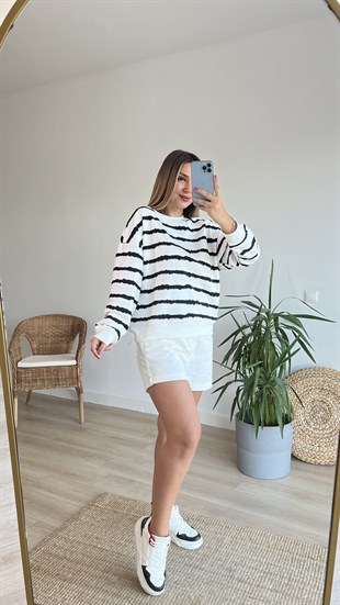 Dalga Çizgi Detaylı Basic Sweatshirt