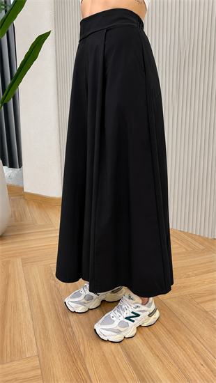 Siyah Maika Etek Görünümlü Pantolon