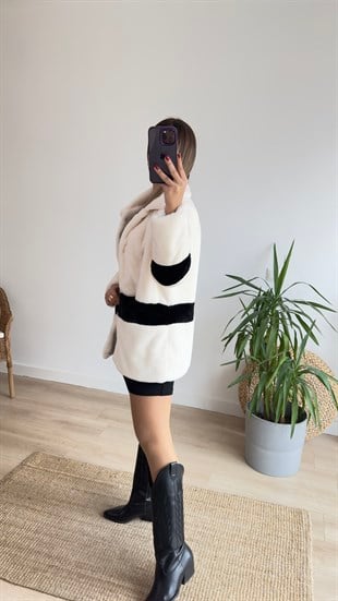 Siyah Şerit Detaylı Ekru Peluş Mont