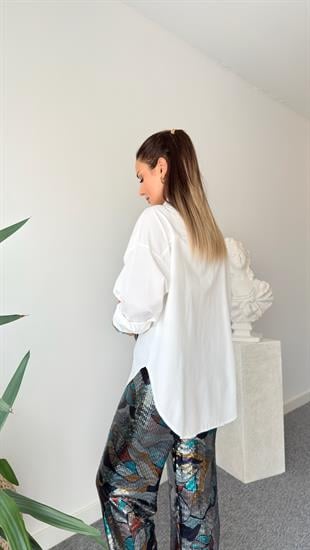 Cebi Renkli Pul Detay Beyaz Gömlek