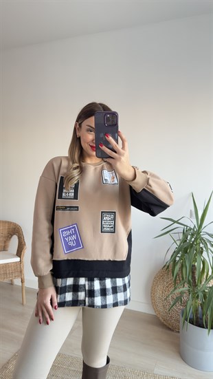 Etiket Detaylı Ekoseli Bej Sweat