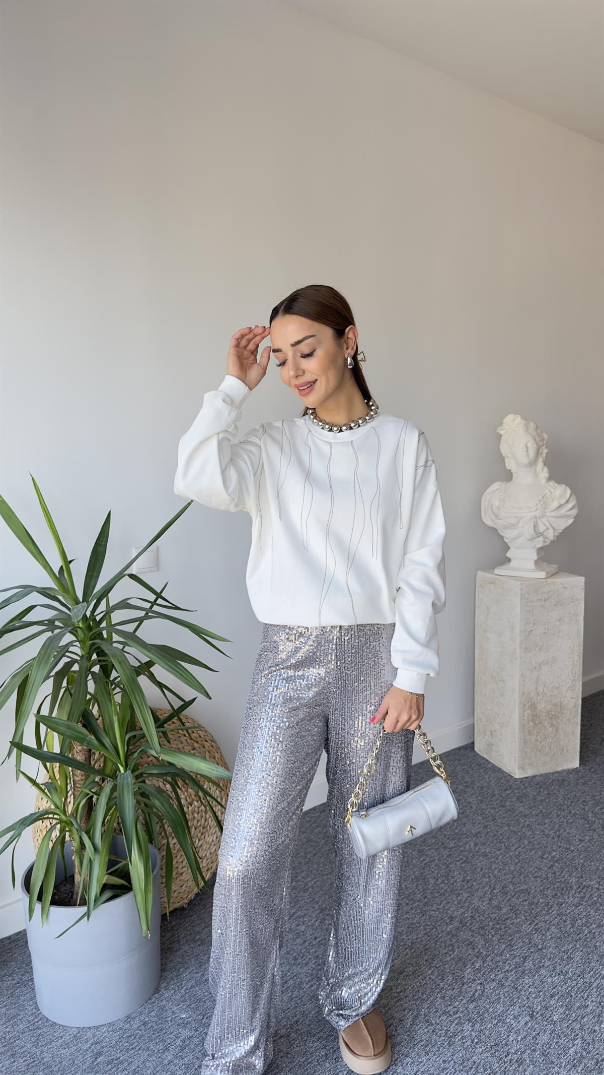 Ntwrk Model Zincir Detay Beyaz Sweat