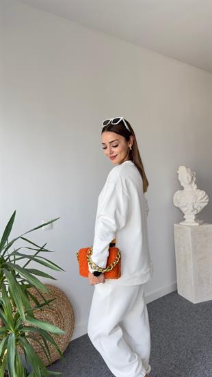 Cepleri Renkli Beyaz Sweatshirt