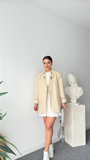 Finzi Yaka Aksesuar Detaylı Çizgili Bej Blazer