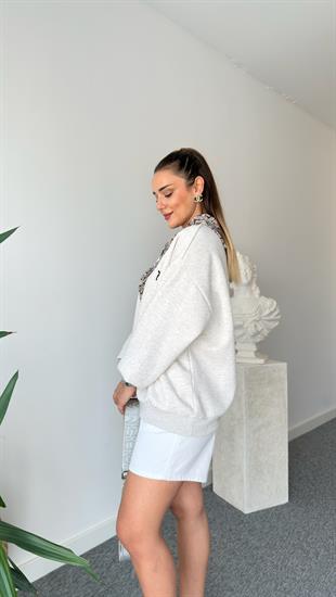 Fular Aksesuarlı Gri Sweatshirt