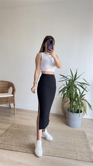 Yanı Yırtmaçlı Siyah Etek