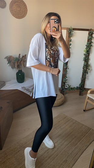 Kaplan Desenli Beyaz Basic Tshirt