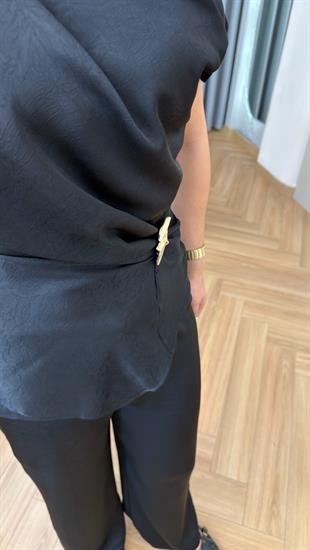 Düşük Omuz Gold Tokalı Siyah Bluz